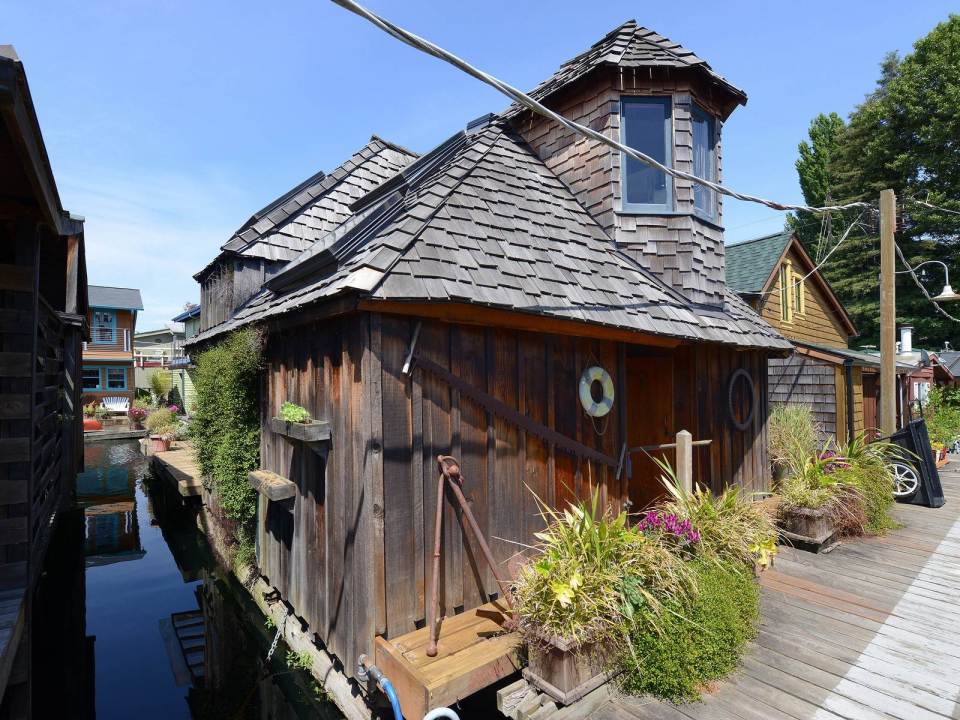 The Hobbit Houseboat, an eclectic two-bedroom float home on Seattle's Lake Union. | www.facebook.com/SmallHouseBliss