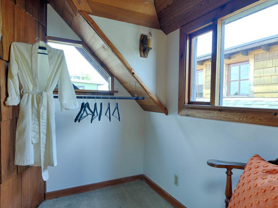 The Hobbit Houseboat, an eclectic two-bedroom float home on Seattle's Lake Union. | www.facebook.com/SmallHouseBliss