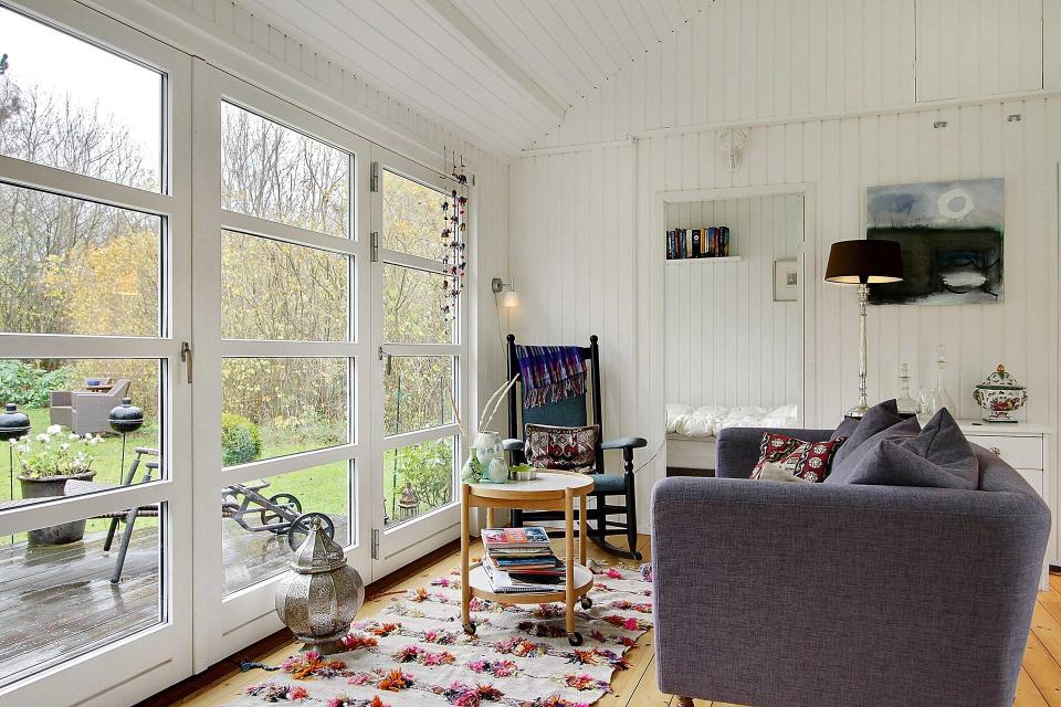 Summerhouse in Denmark with 463 sq ft of inside space. It has two small bedrooms plus a sleeping loft. | www.facebook.com/SmallHouseBliss