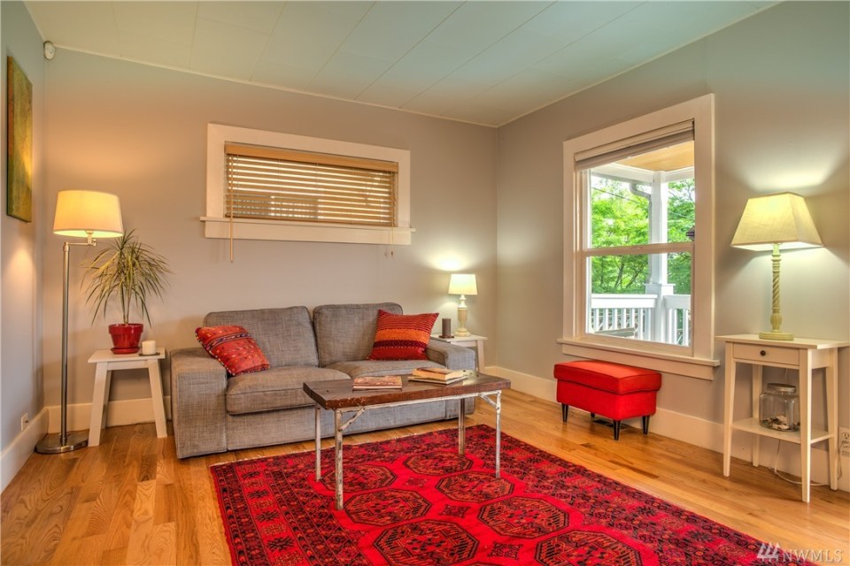 This 1918 Craftsman bungalow has two bedrooms in a compact 720 sq ft single-level plan. | www.facebook.com/SmallHouseBliss