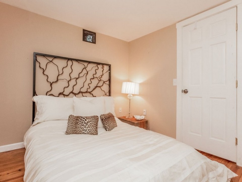 This 1943 shingled cottage in Connecticut has one bedroom on the 400 sq ft main floor plus a loft. | www.facebook.com/SmallHouseBliss