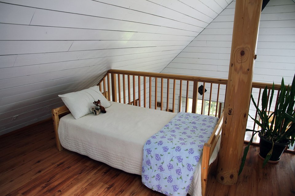 Birds' Hill Cottage is nestled in the rainforest on BC's Salt Spring Island. It has a ground-floor bedroom plus a large bedroom loft in roughly 800 sq ft. | www.facebook.com/SmallHouseBliss