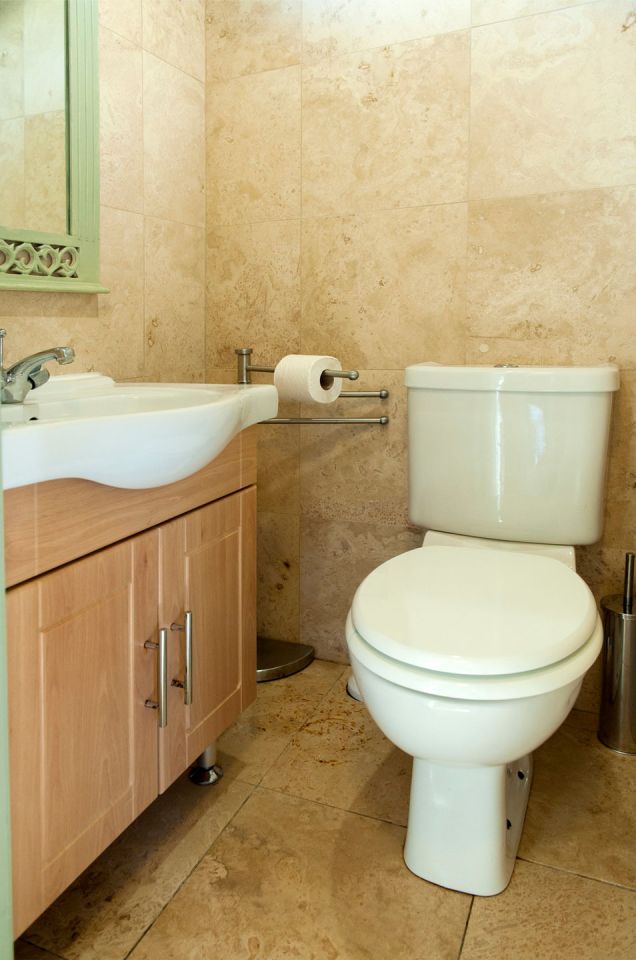 Crows' Hermitage is an old stone barn in the Irish countryside that has been converted into a sumptuous holiday cottage. | www.facebook.com/SmallHouseBliss